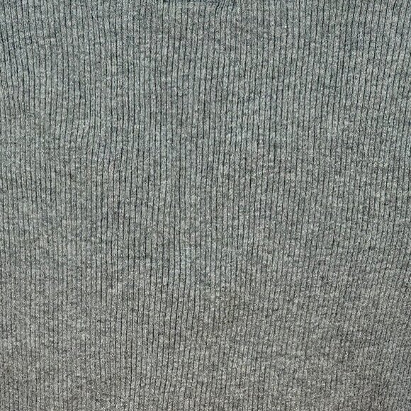Grey undershirt styled shirt with 3/4 length sleeves - Picture 7 of 8